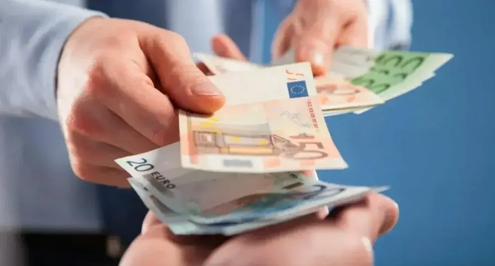 Συνταξιούχοι-Απόστρατοι: Τι σημαίνει η κατάργηση της εισφοράς αλληλεγγύης – Ποιοι θα δουν αύξηση