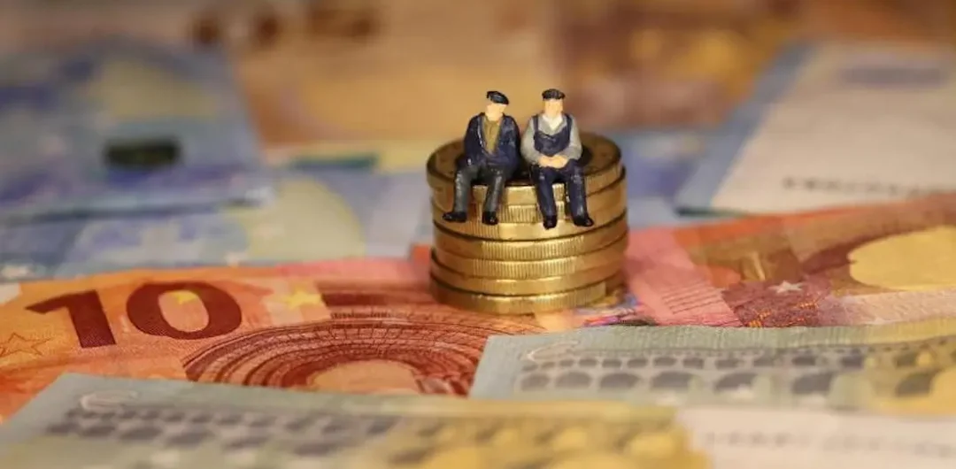 Συντάξεις: 1.200€ «όφελος» για λίγους–Νέα ψηφιακά ενημερωτικά από 10/9–Τι παίζει με τα αναδρομικά–Τι «ψήνεται» με την ΕΑΣ