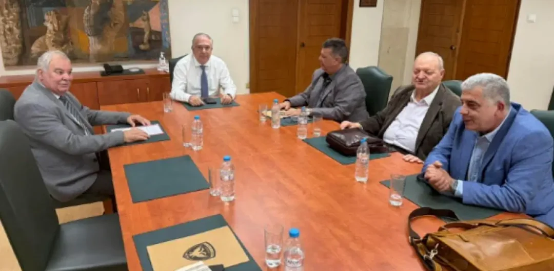 Αυτά πρότεινε η ΕΑΑΣ σε Θεοδωρικάκο για ανακούφιση αποστράτων από το οξύ πρόβλημα της ακρίβειας
