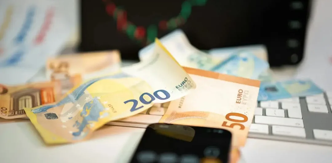 Ποια χαρτονομίσματα έχουν τις μεγαλύτερες πιθανότητες να αποδειχθούν πλαστά